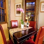 Casa de Tres Lunas/House of Three Moons