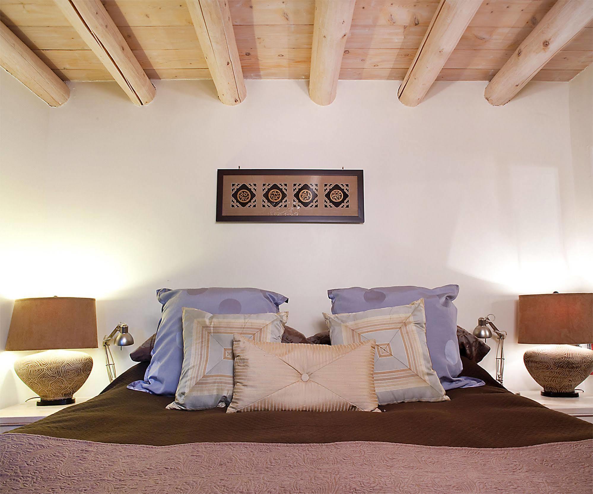 Casa De Tres Lunas/house Of Three Moons Inn 5*